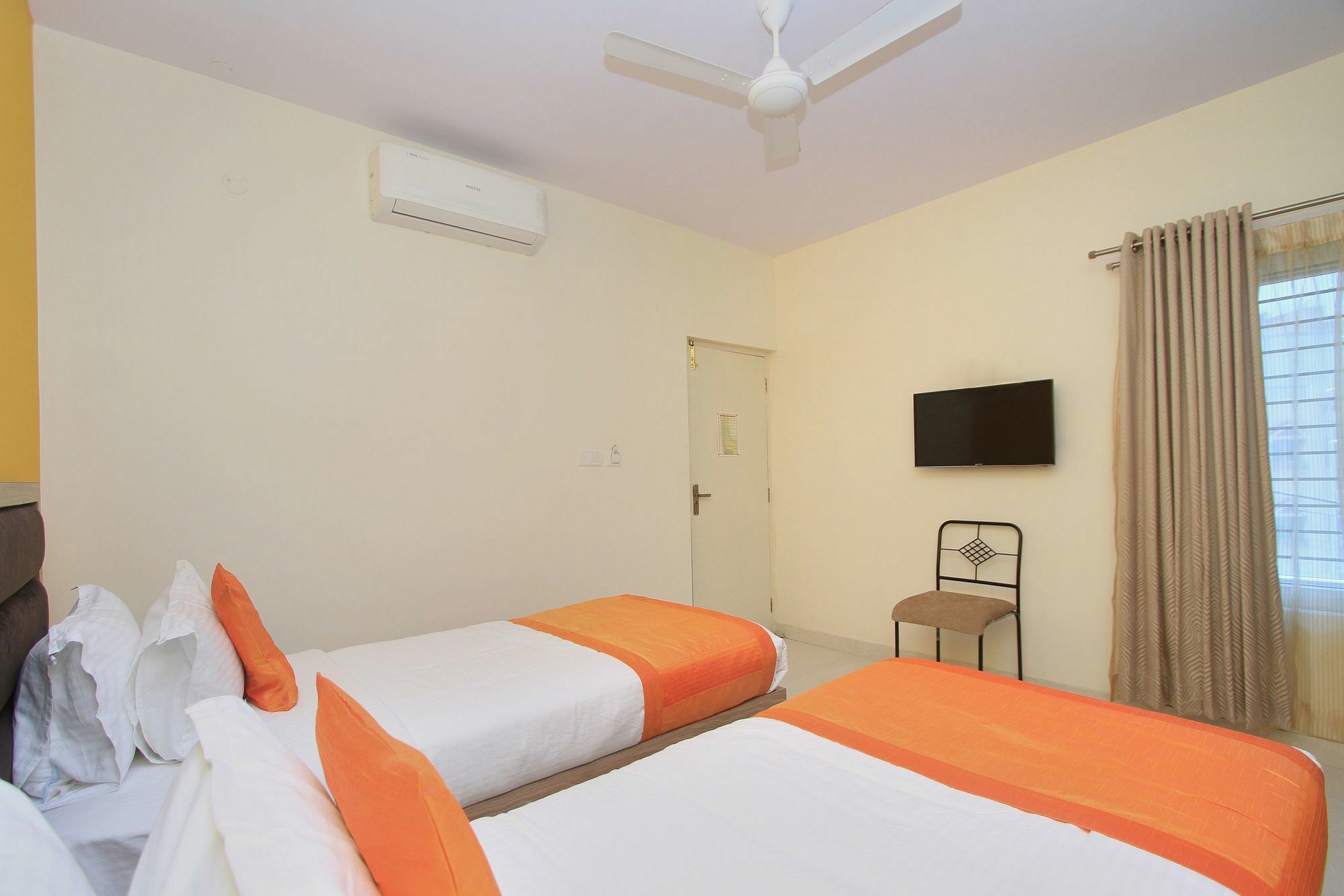Hotel O Golden Inn Near Cubbon Park Bangalore Exterior foto