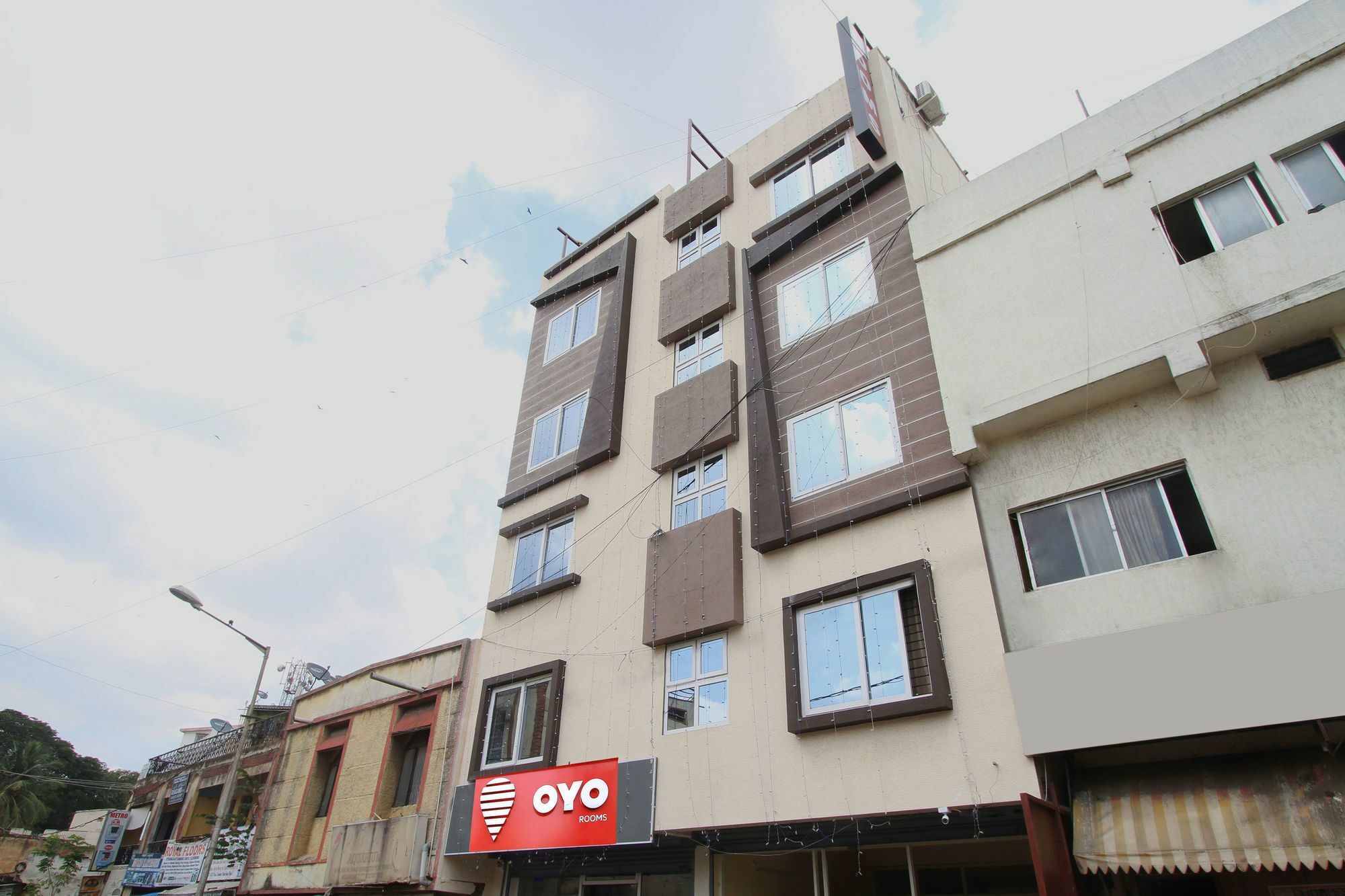 Hotel O Golden Inn Near Cubbon Park Bangalore Exterior foto